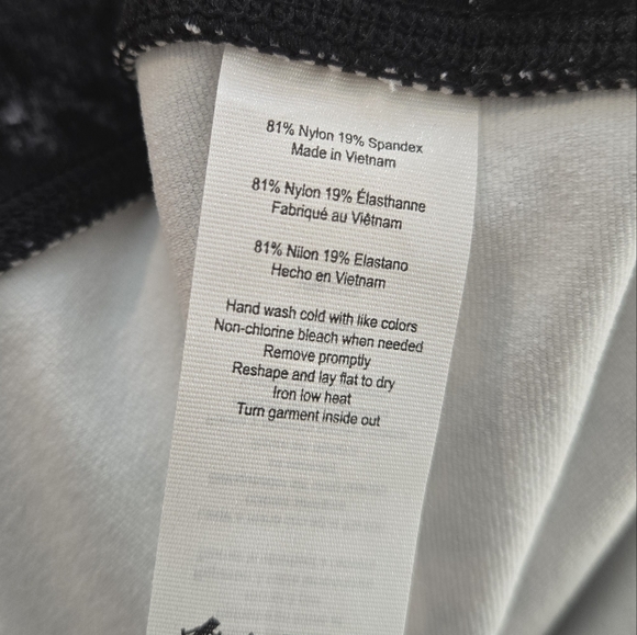 Black and White Tie-Dye Leggings - Picture 5 of 7